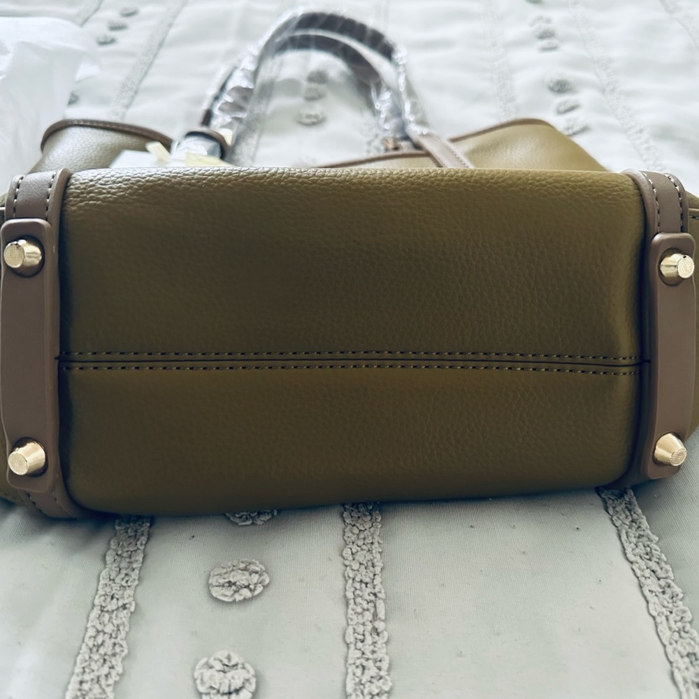 Beautiful olive Japanese handbag - Picture 6 of 8